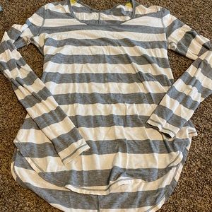 Lululemon weekend long sleeve tee